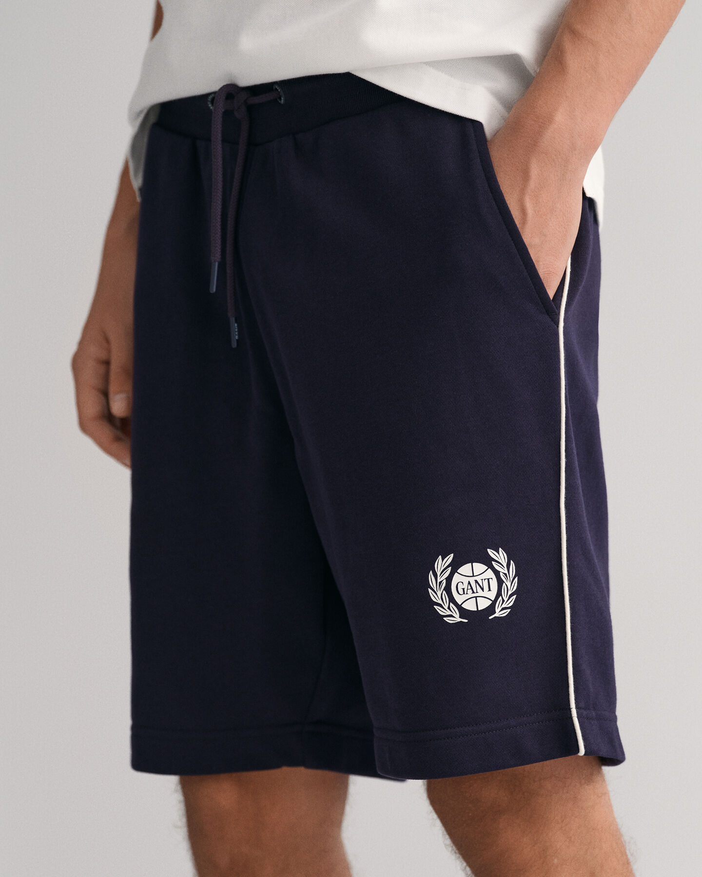 Retro Crest short