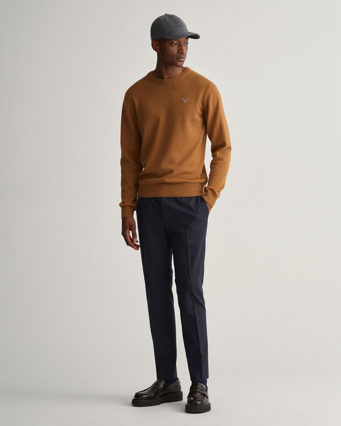 Hallden Slim Fit joggingbroek van keperstof