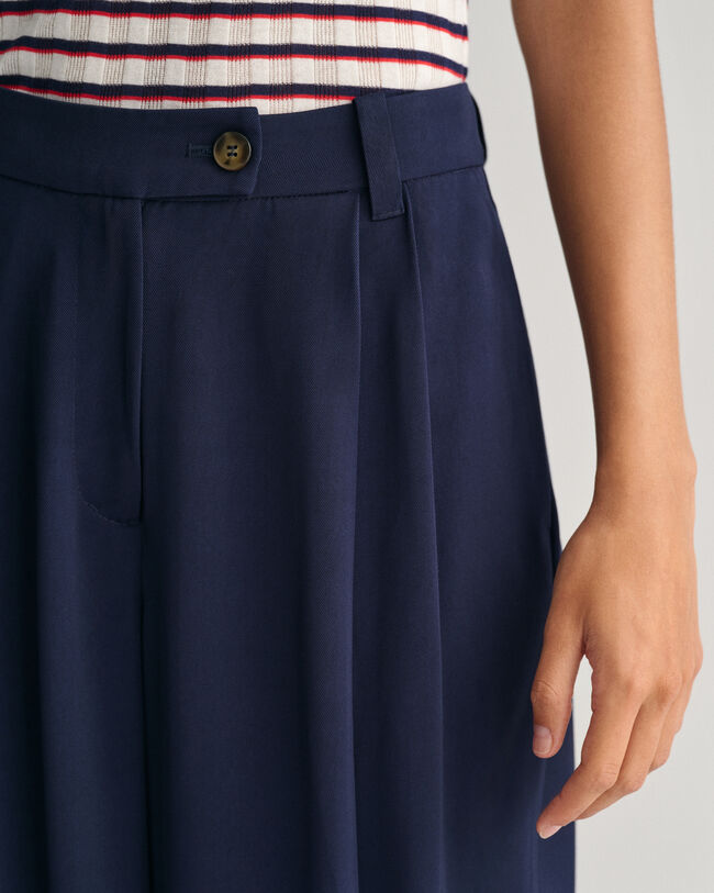 Loose Fit chino met lage taille en wijde pijpen