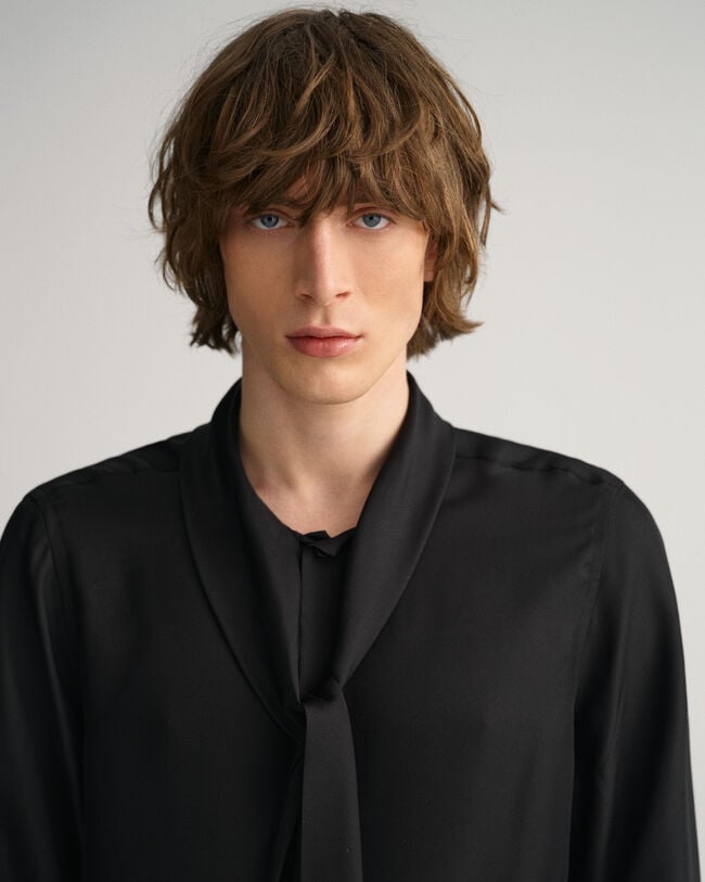 Slim Fit effen overhemd met vlinderdas