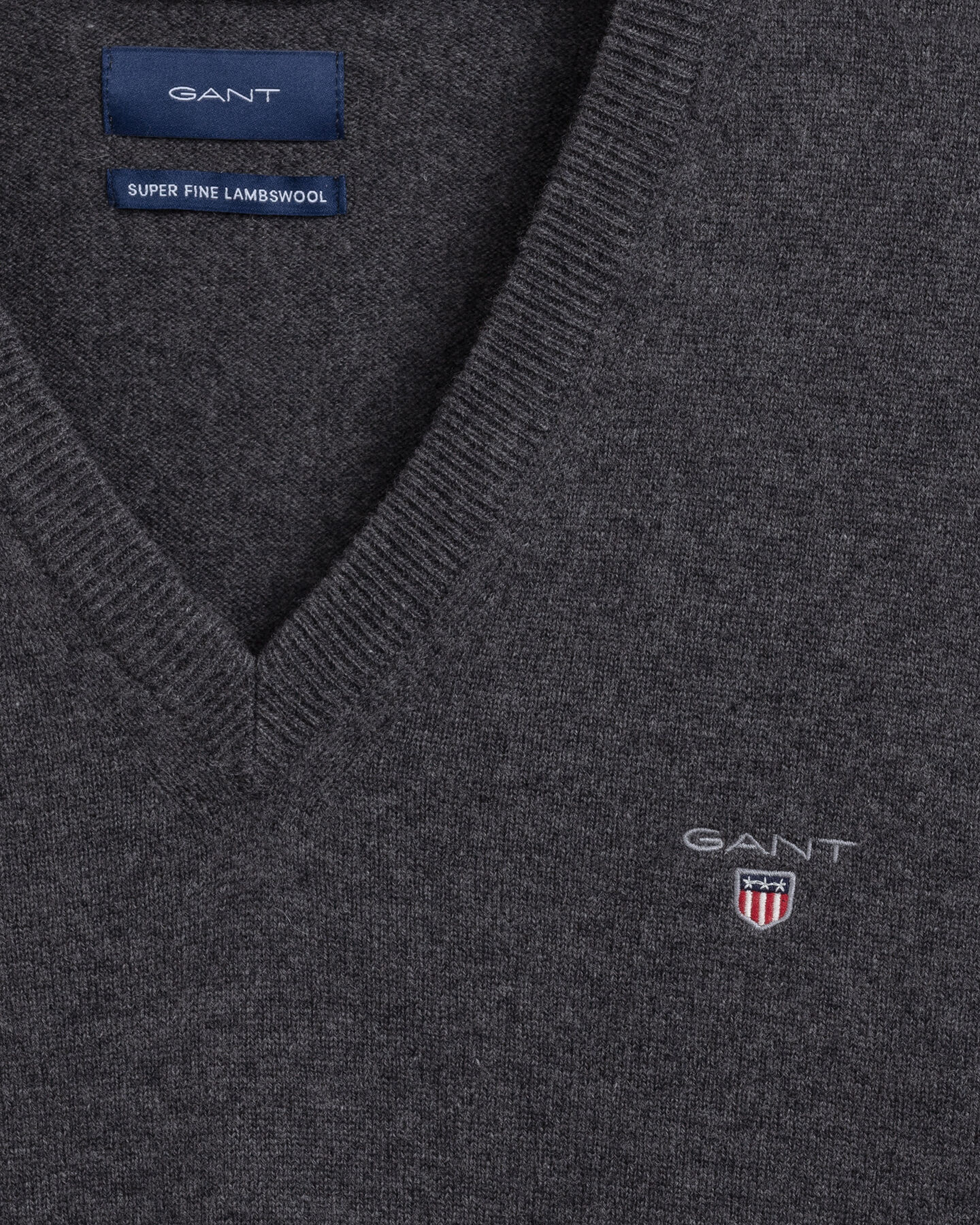 Trui met V-hals van buitengewoon zachte lamswol