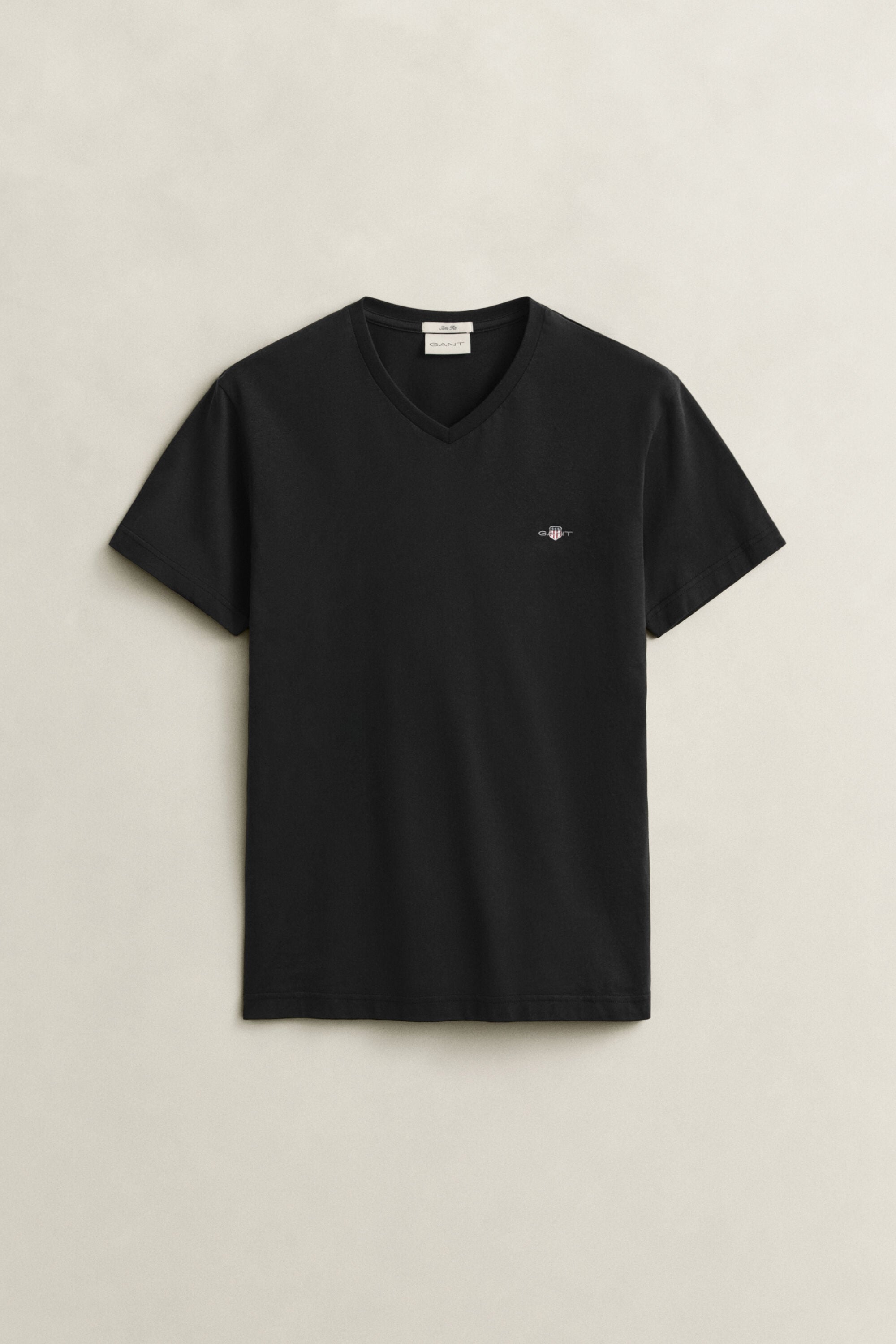 Shield T-shirt met V-hals