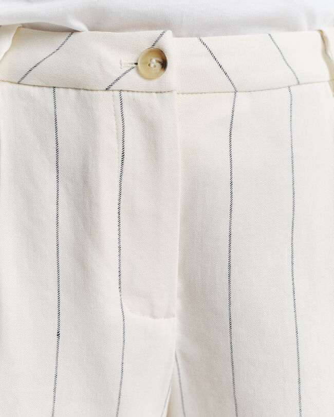 Short van linnen met krijtstreep