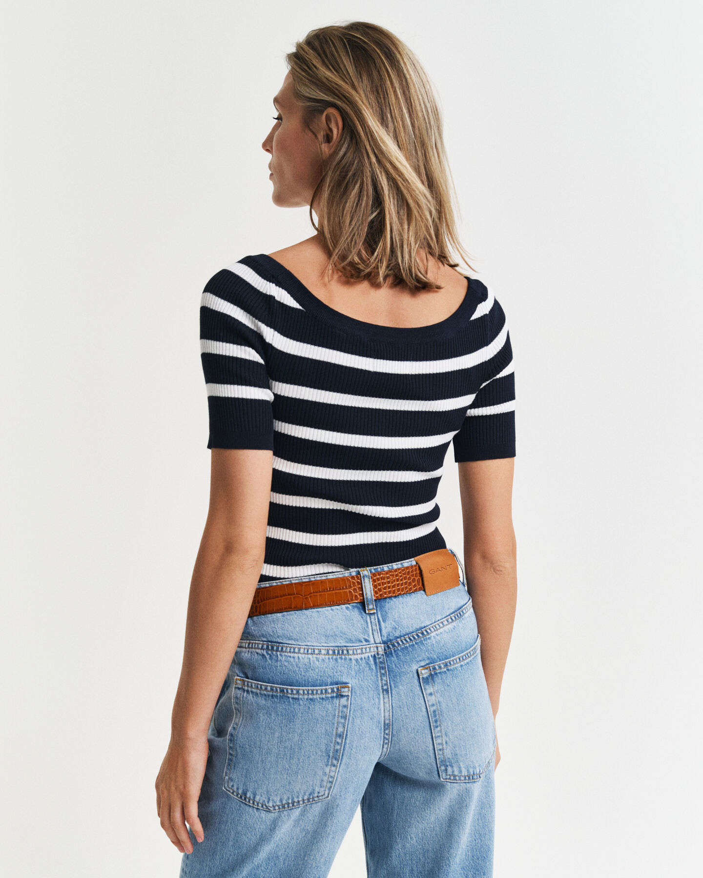 Gestreepte ribgebreide off-shoulder top