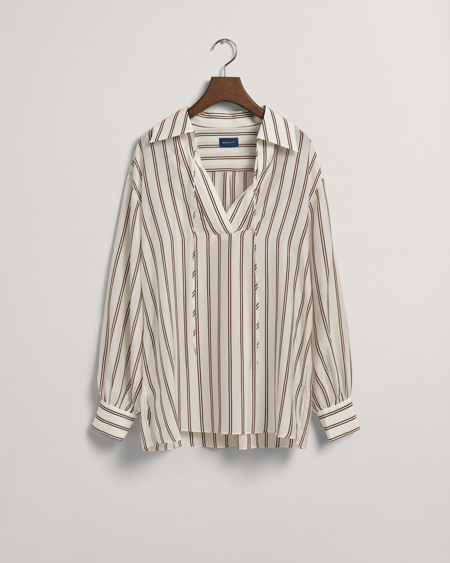 Gestreepte blouse met V-hals