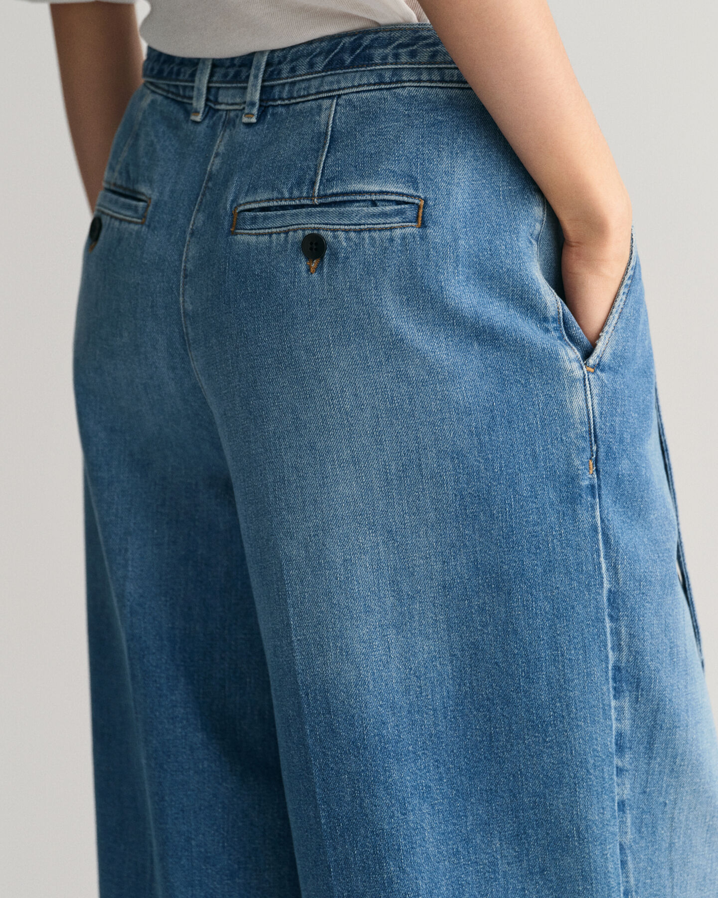 Loose Fit jeans met lage taille en ceintuur