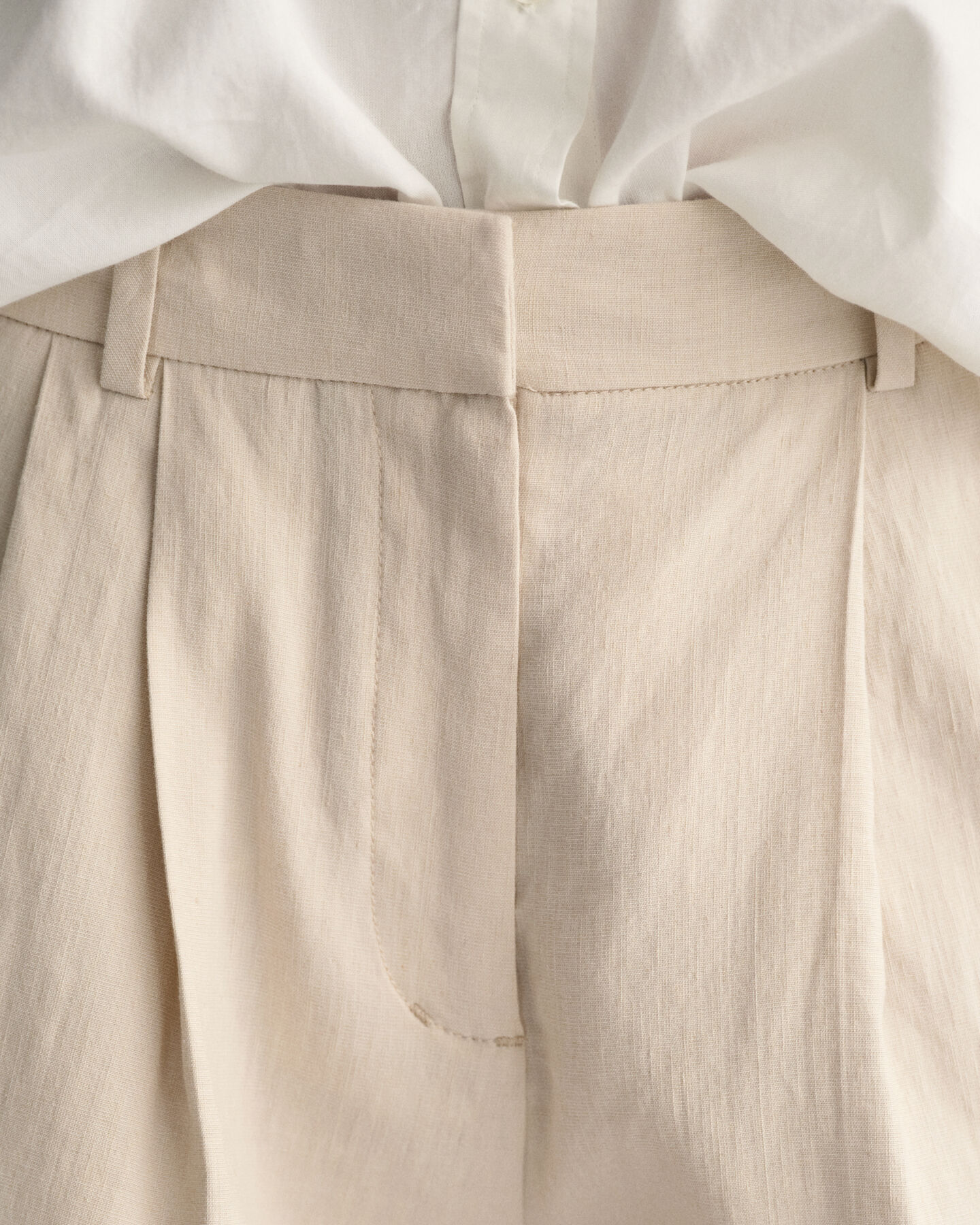 Nette short van stretchlinnen