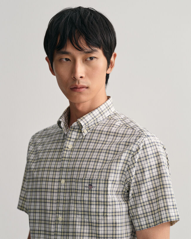 Regular Fit overhemd van poplin met korte mouwen en klein ruitje