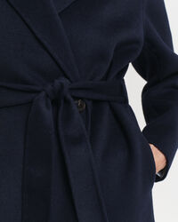 Met de hand gestikte jas met ceintuur