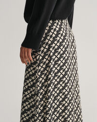 G Patterned rok