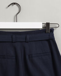 Fluid chino met plooien en hoge taille
