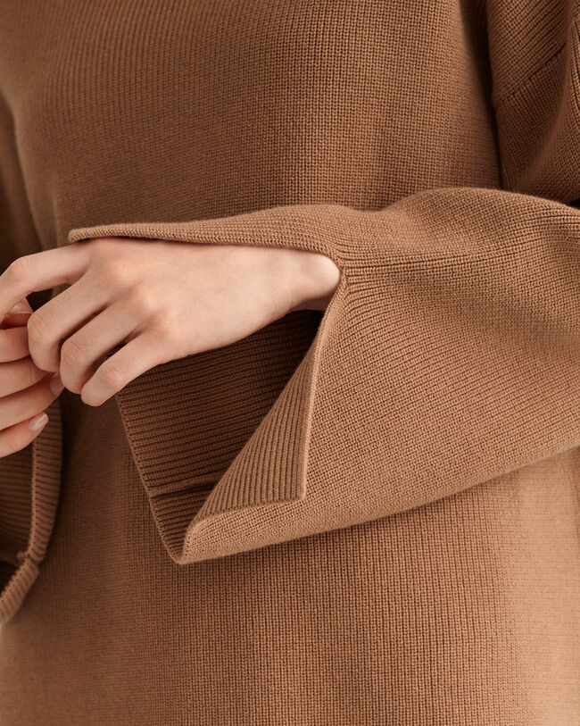 Geribde trui met halve col