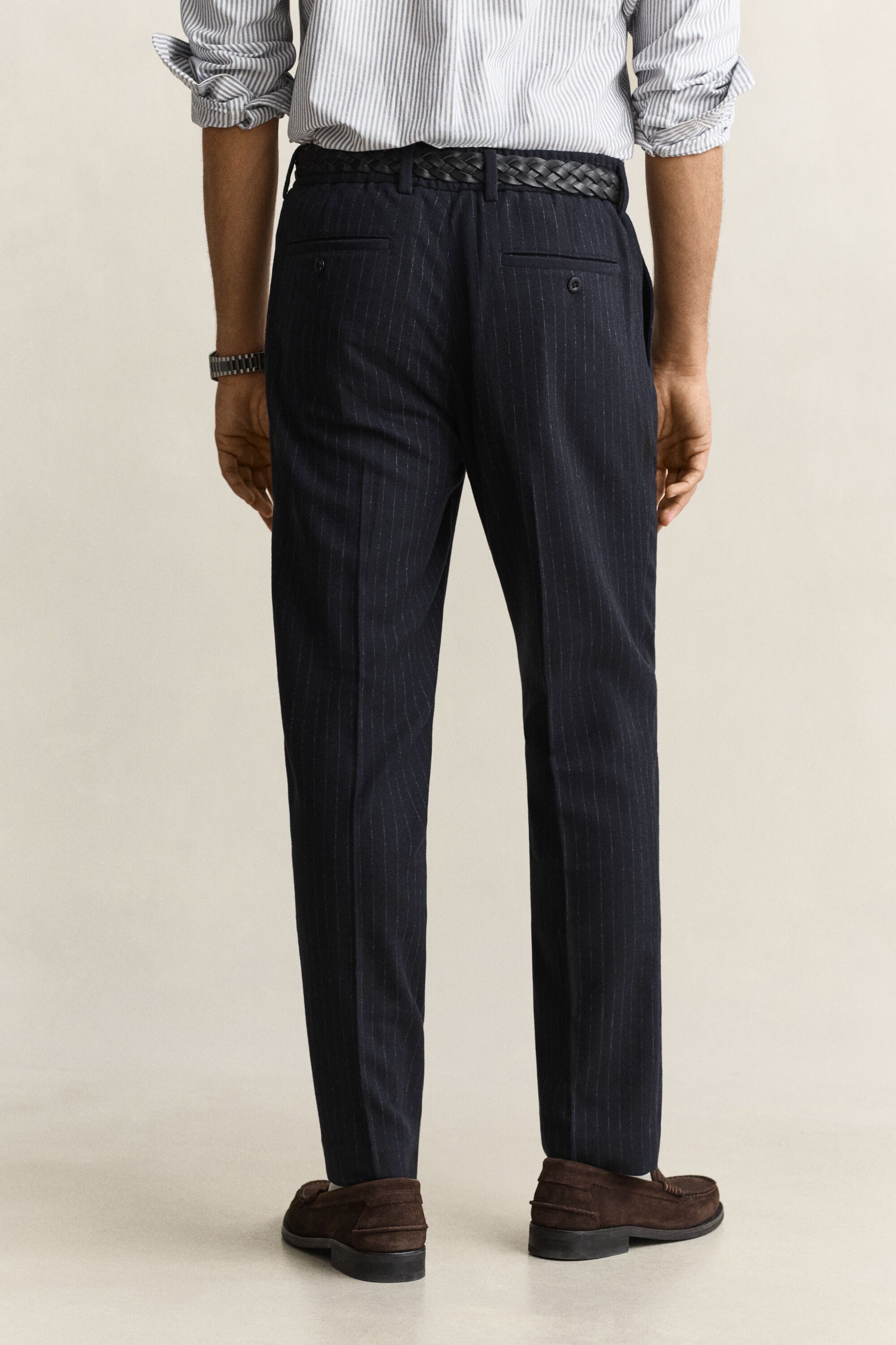 Broek van wollen flanel met taps toelopende pijpen