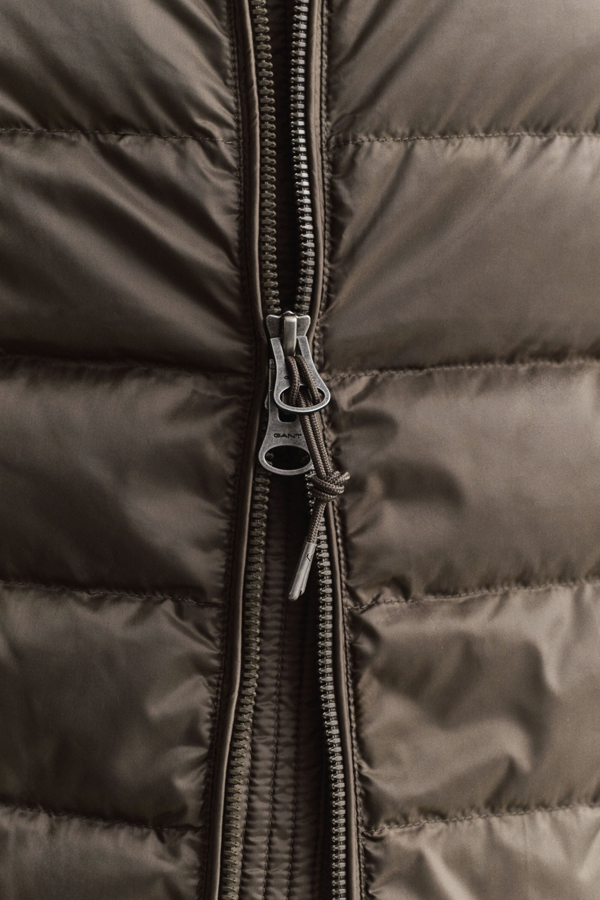 Lichte donsbodywarmer