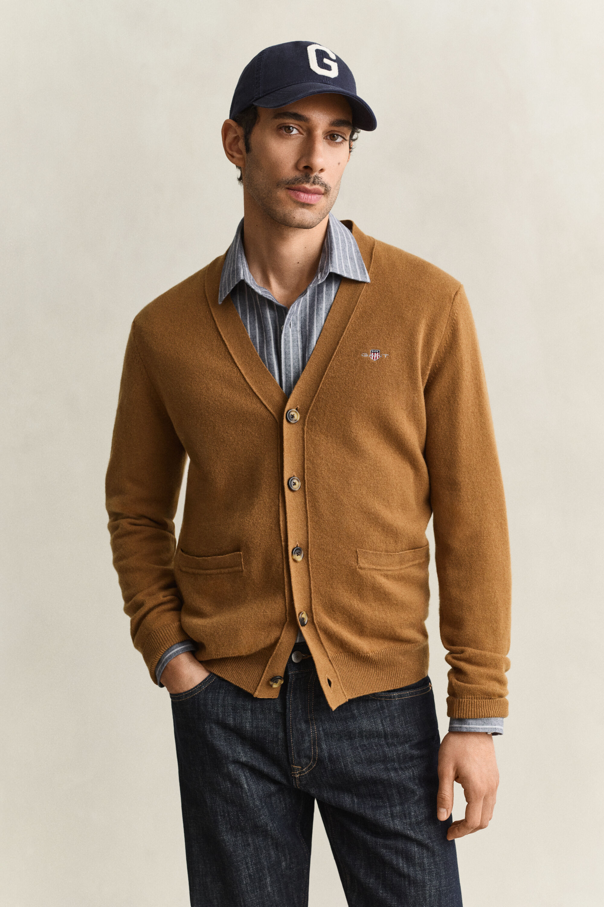 Lamswollen vest met V-hals
