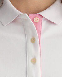 Piqu&eacute; poloshirt met contrasterende kraag