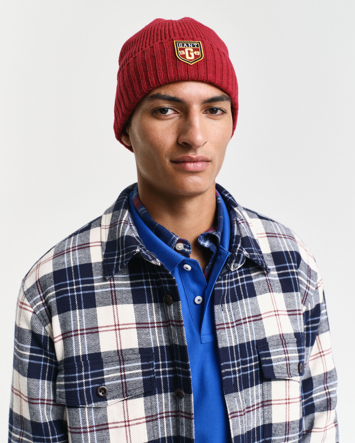 Wollen beanie met badge