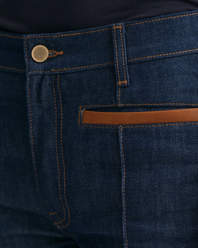 Slim Fit jeans met leren detail