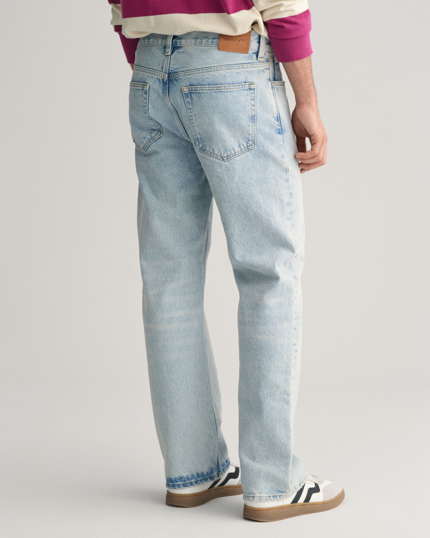 Loose Fit Light Washed jeans