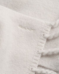 Pluizige, gebreide wollen sjaal