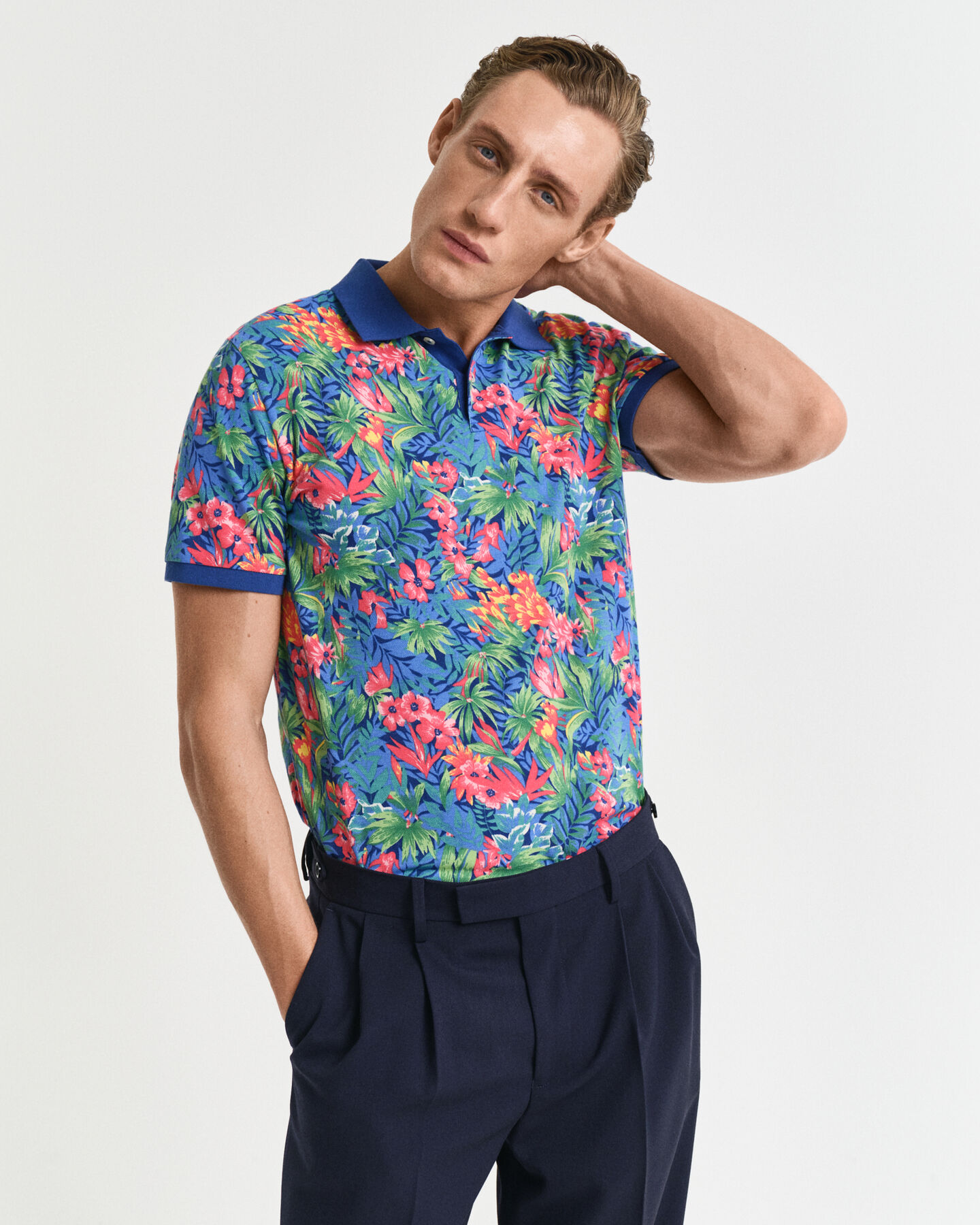 Poloshirt met veelkleurige tropische print