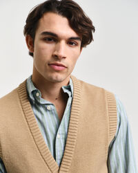 Wollen spencer met knopen