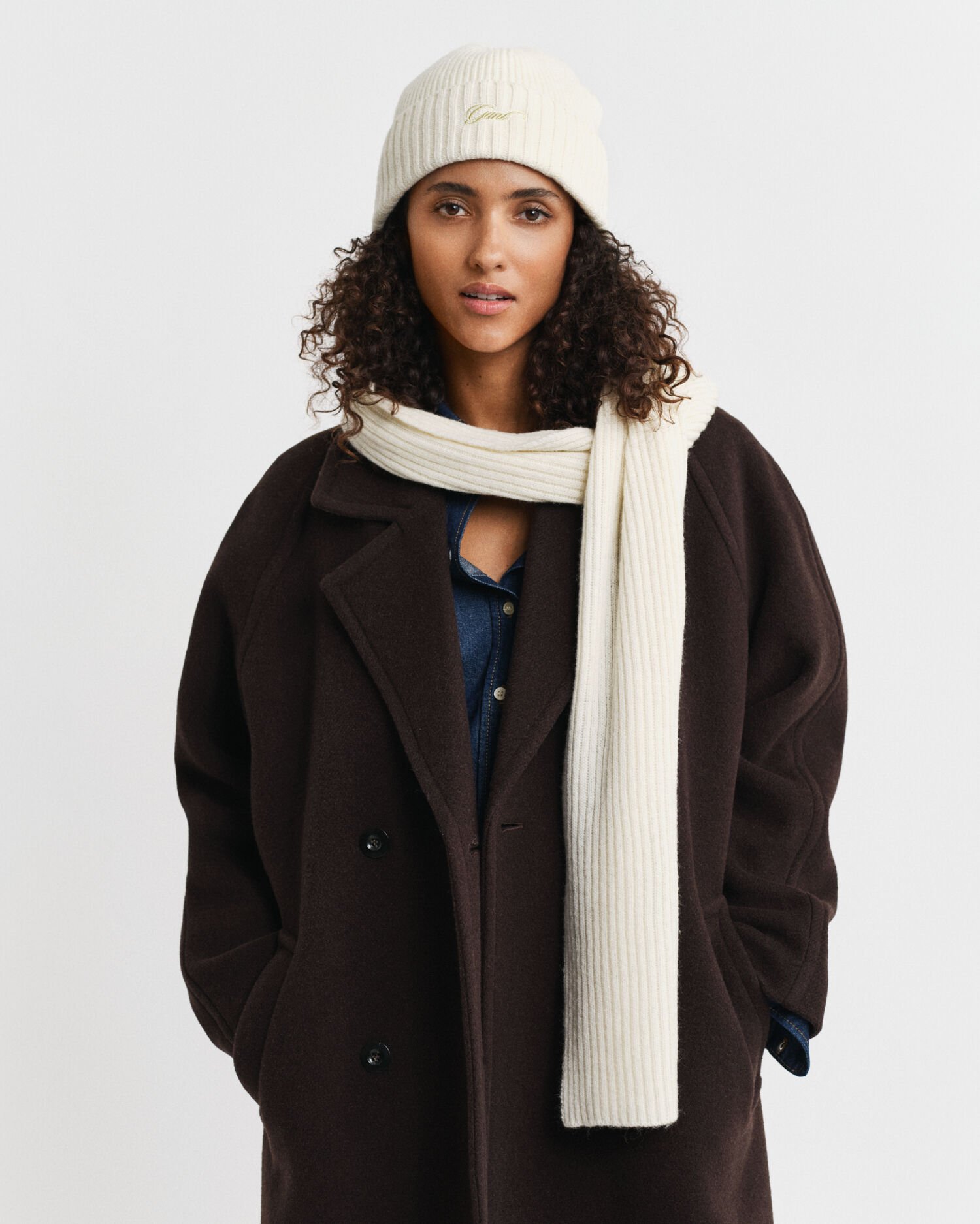 Cadeauset met beanie en sjaal met logo