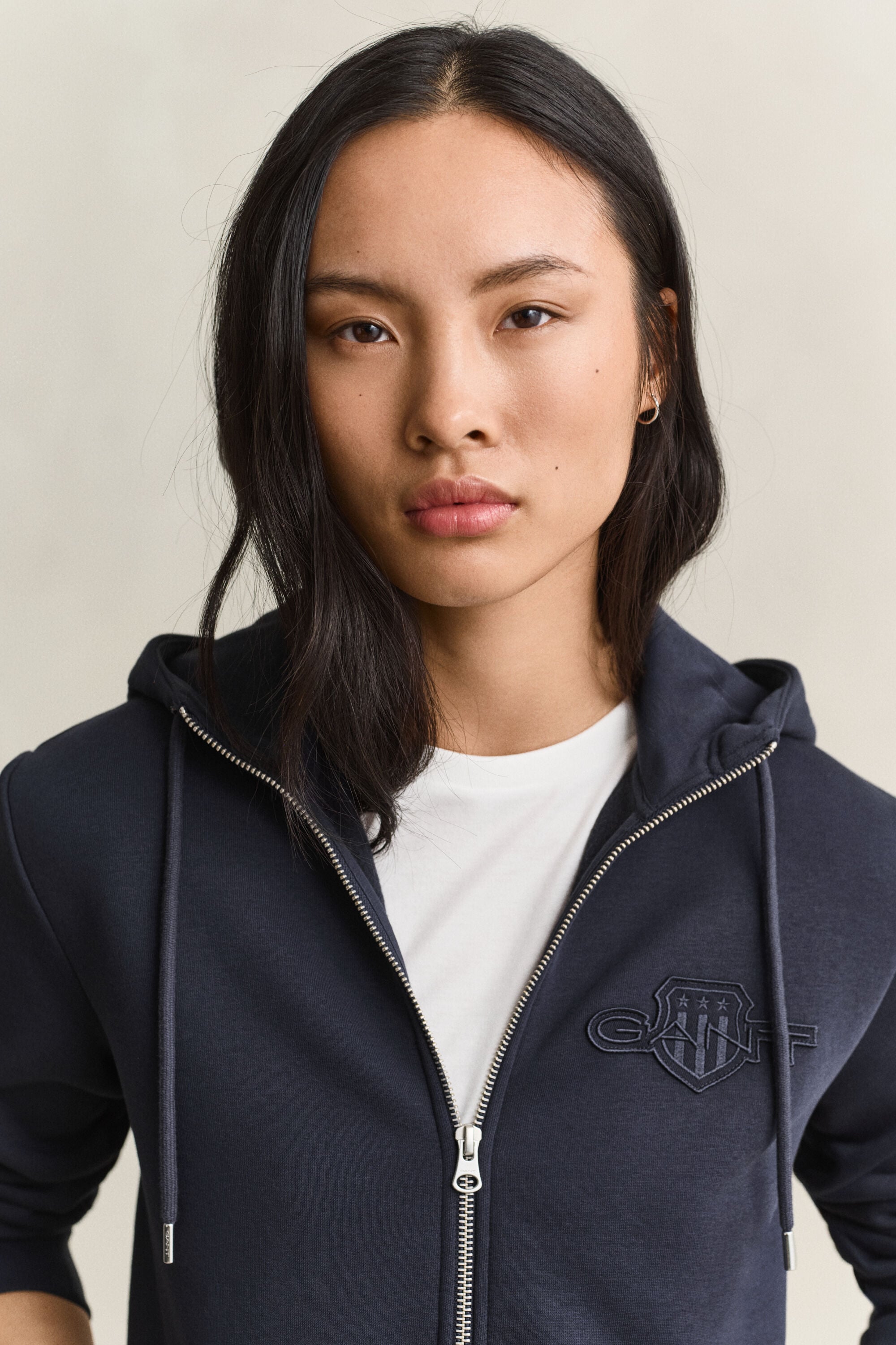 Tonal Shield hoodie met ritssluiting
