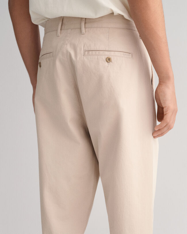 Slim Fit chino van keperstof met plooien