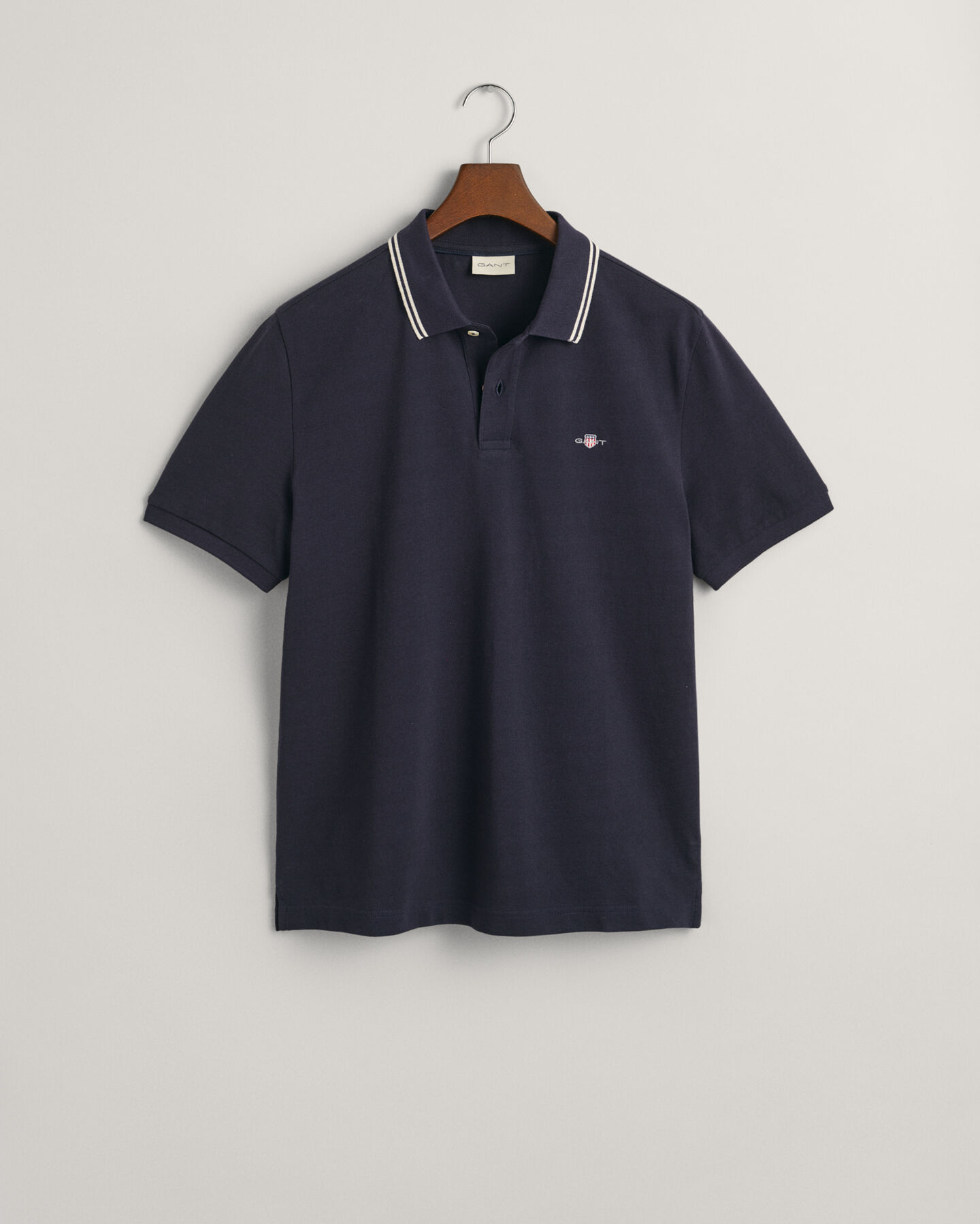 Seasonal Essential piqu&eacute; poloshirt met contrasterende rand