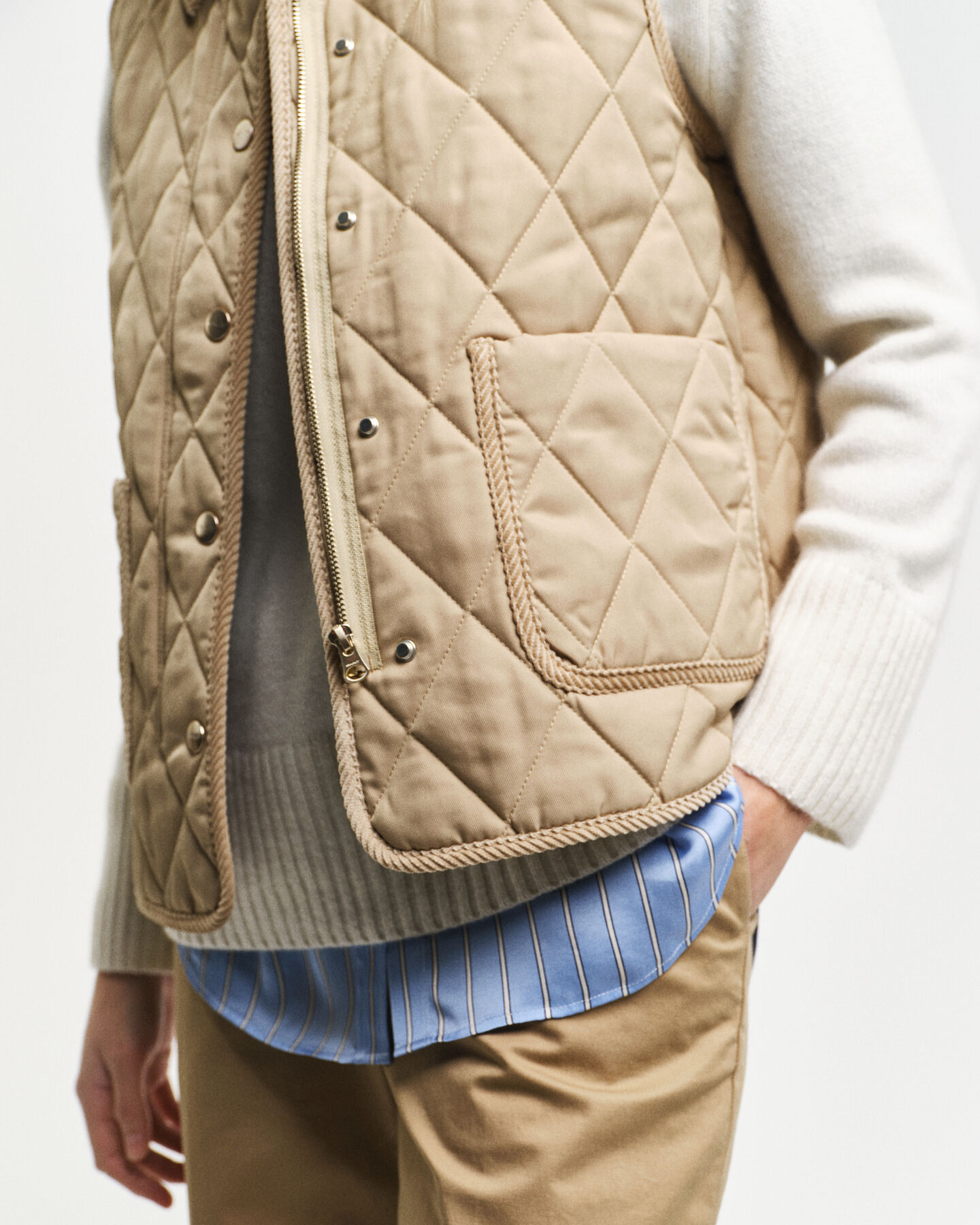 Gewatteerde bodywarmer met corduroy details