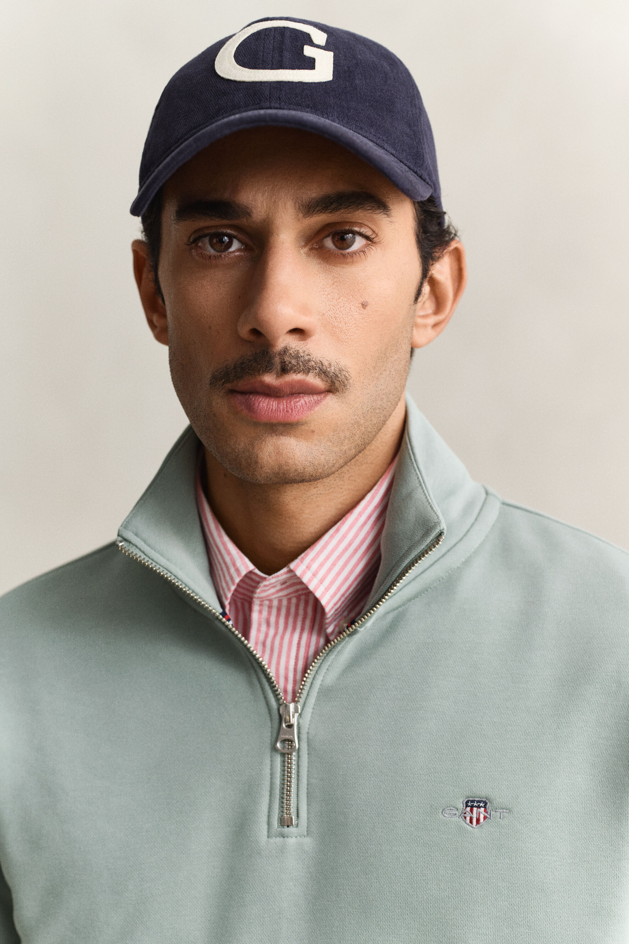 Shield sweatshirt met korte rits