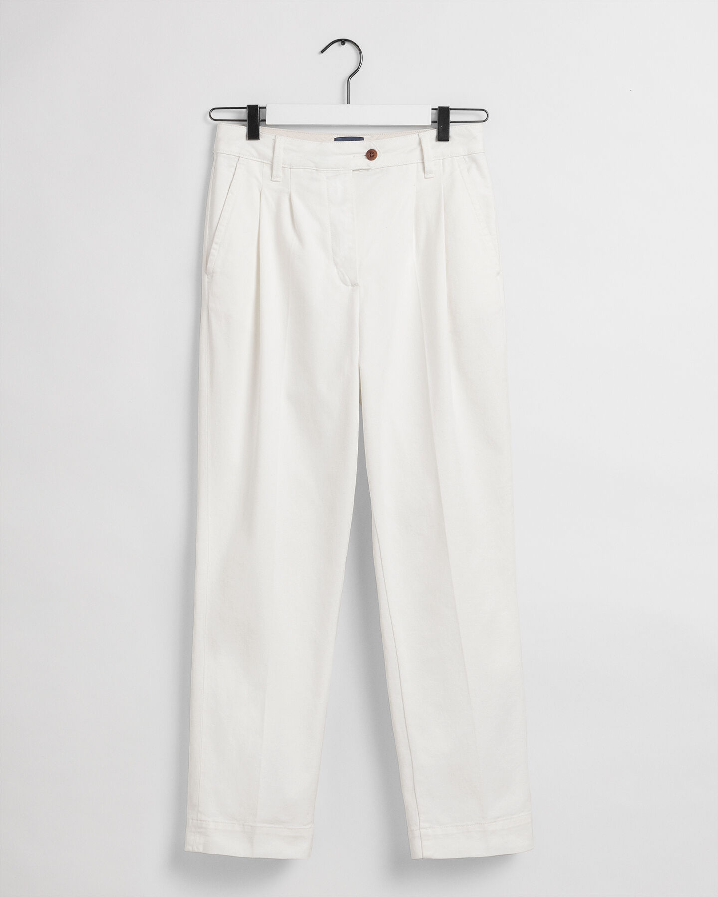 Chino met plooien en hoge taille