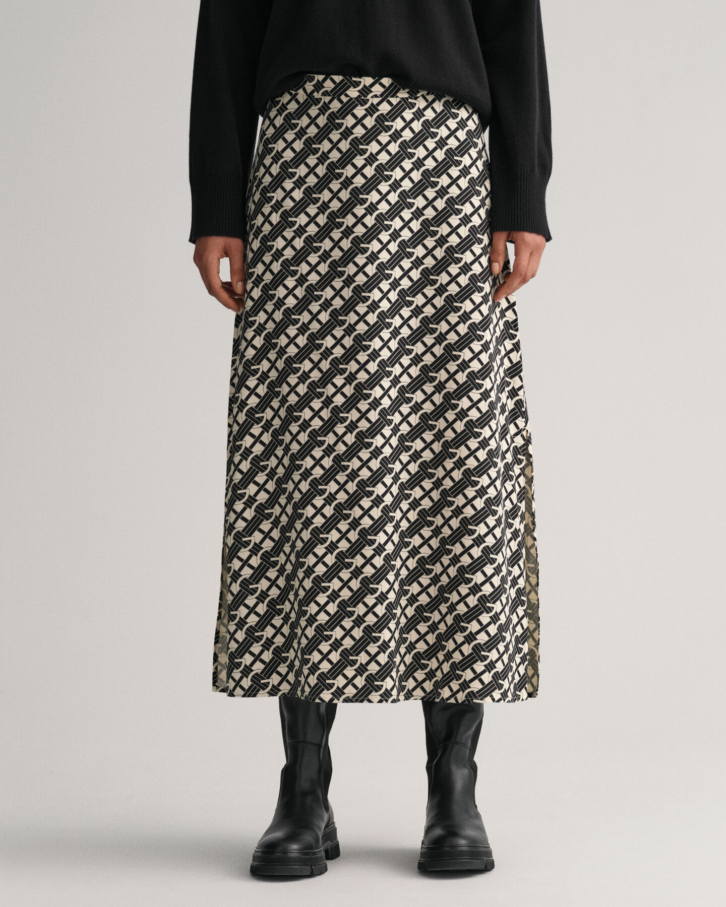 G Patterned rok
