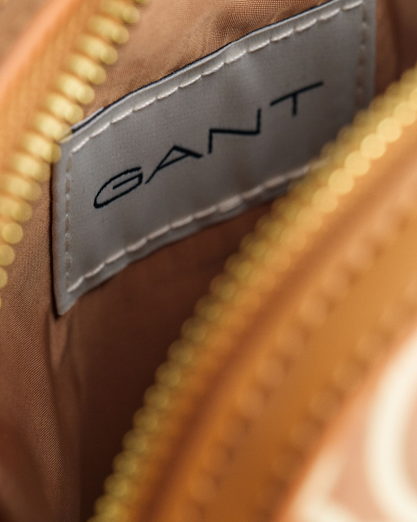 G Patterned make-uptas