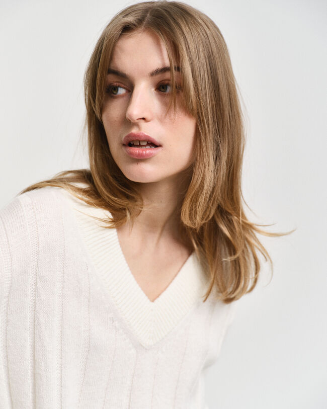 Trui met V-hals van wol met een brede rib