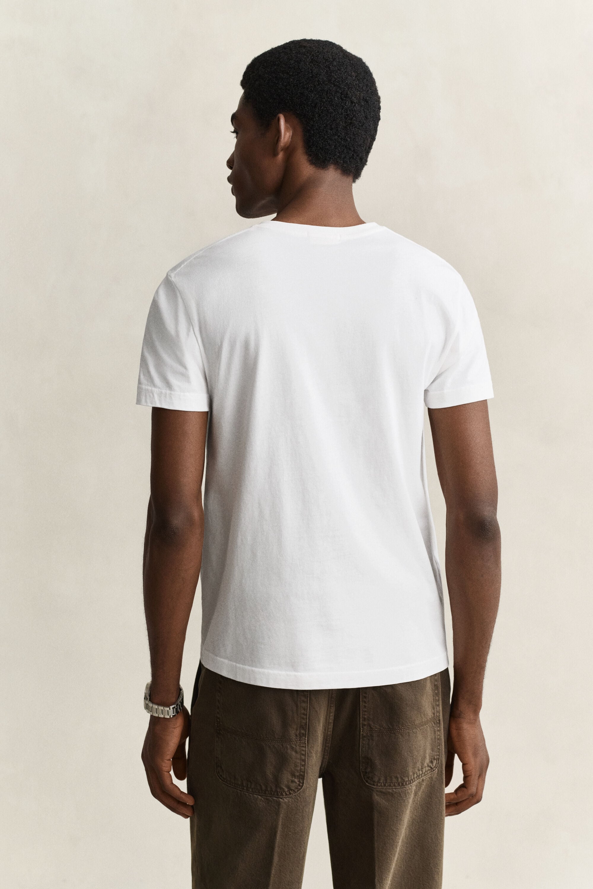 Shield T-shirt met V-hals