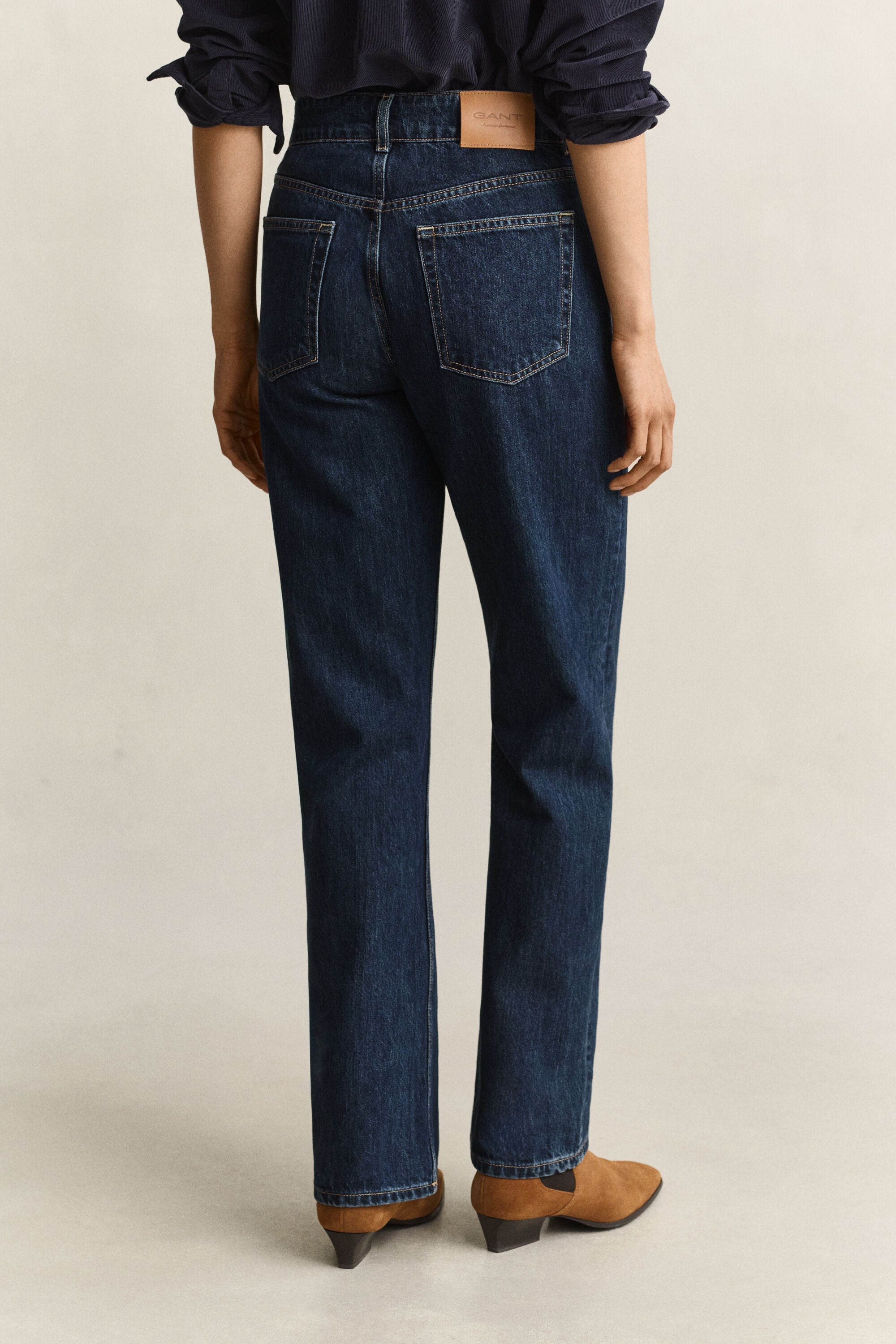 Relaxed jeans met knopen