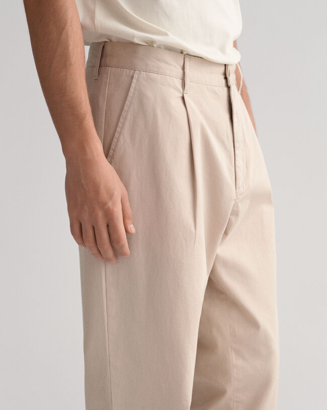 Slim Fit chino van keperstof met plooien
