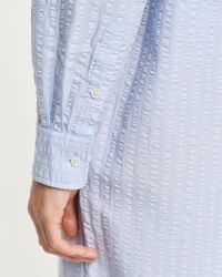 Seersucker jurk met ton sur ton streepje