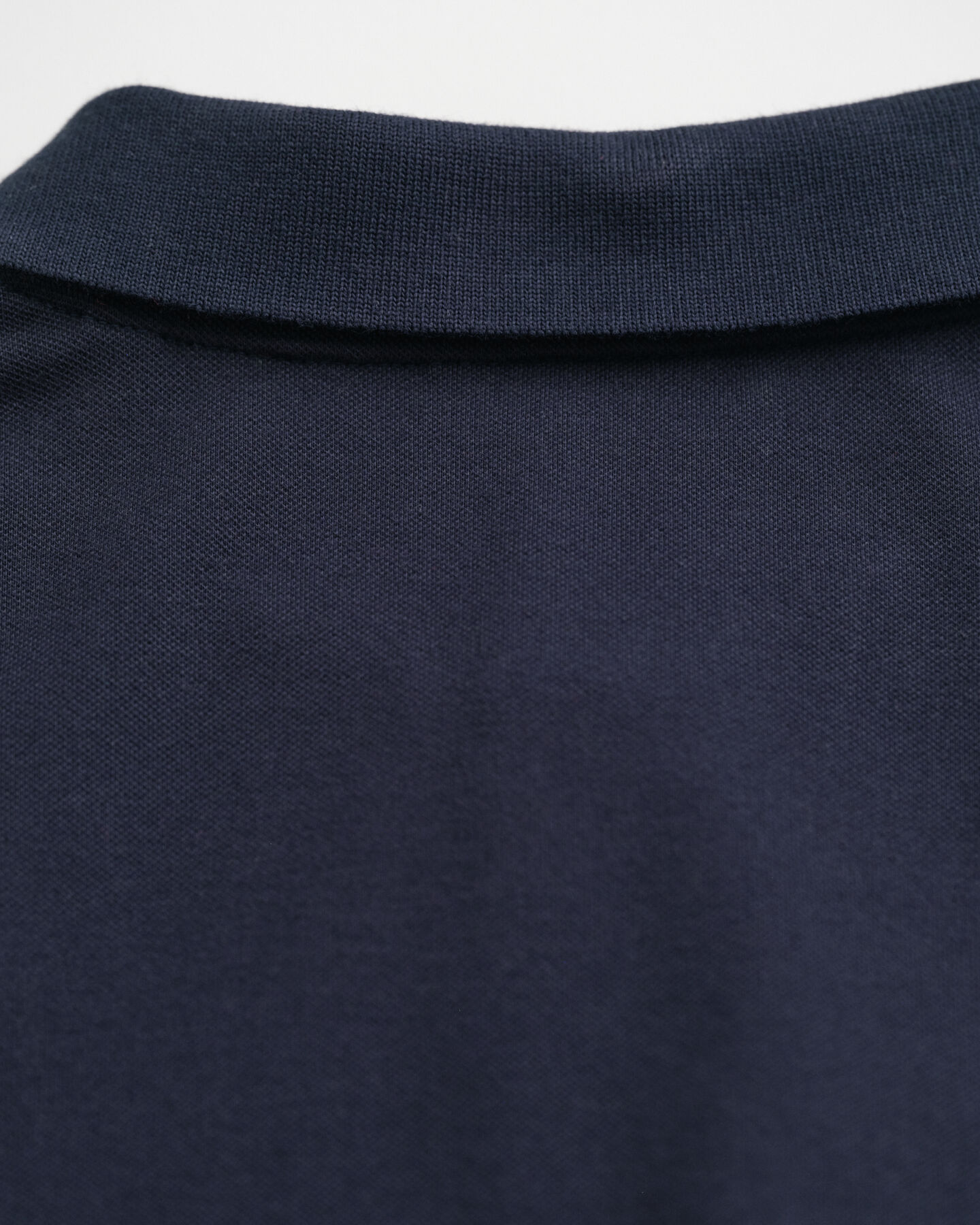 Piqué Rugger met contrasterend detail