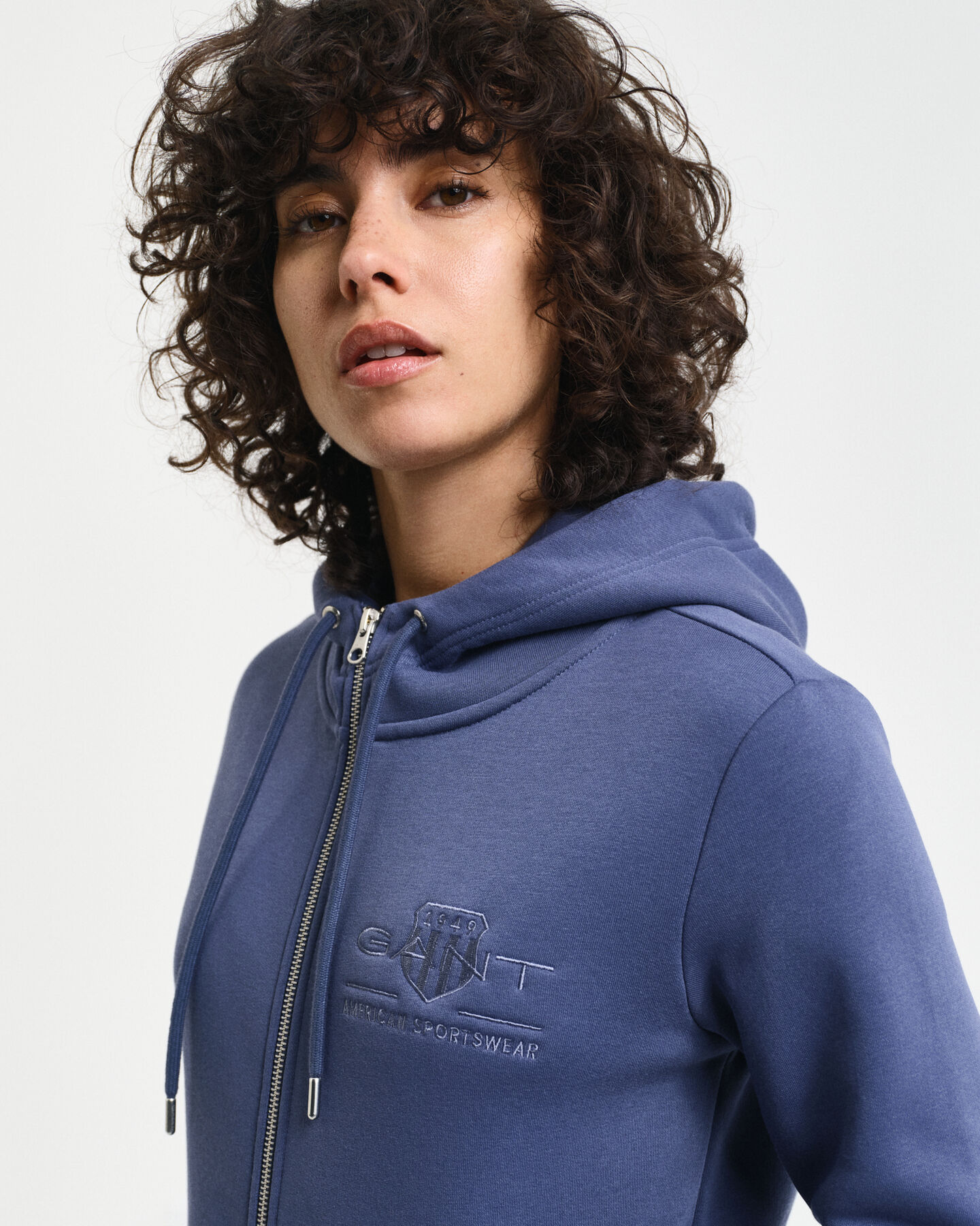 Tonal Shield hoodie met ritssluiting