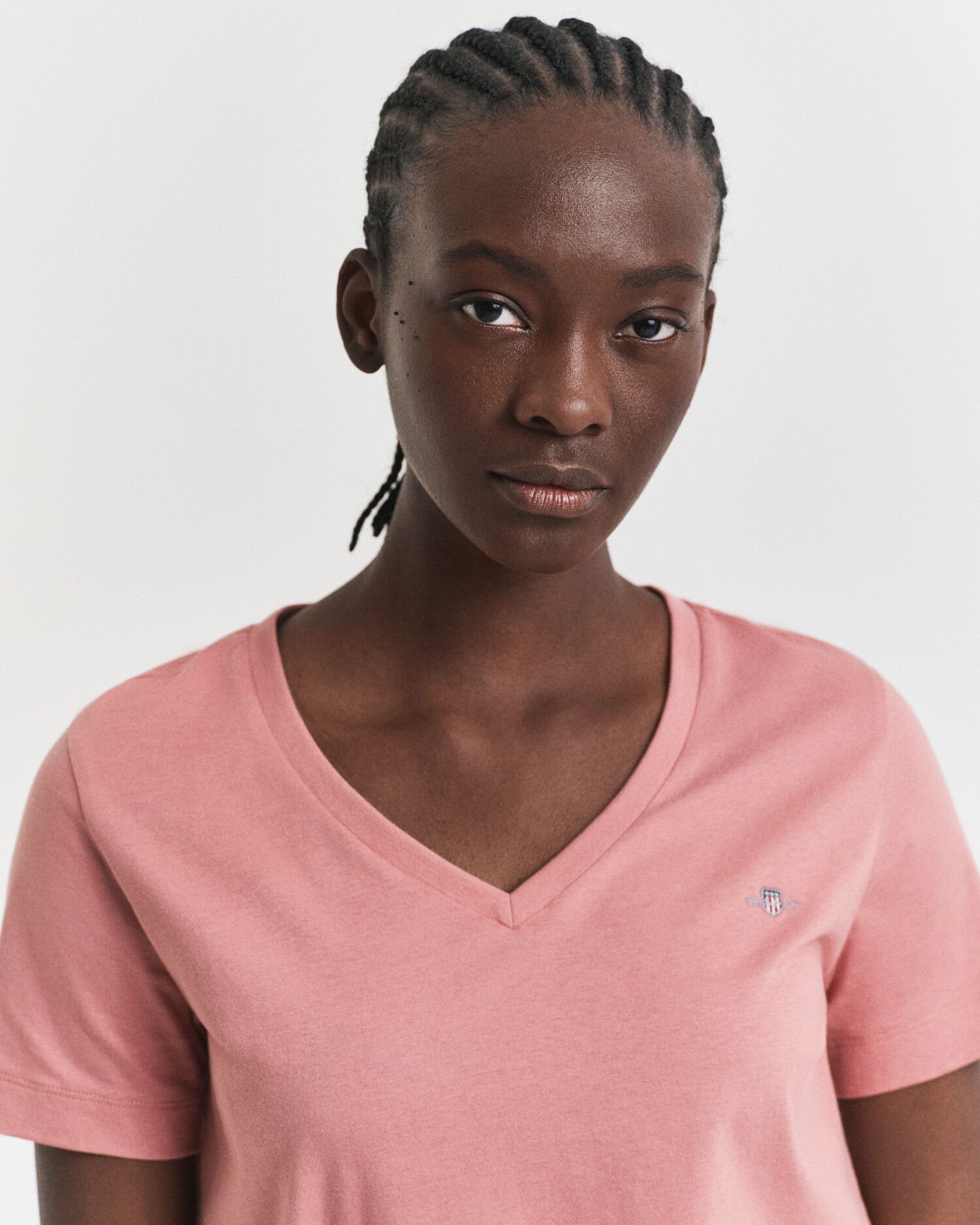 Shield T-shirt met V-hals