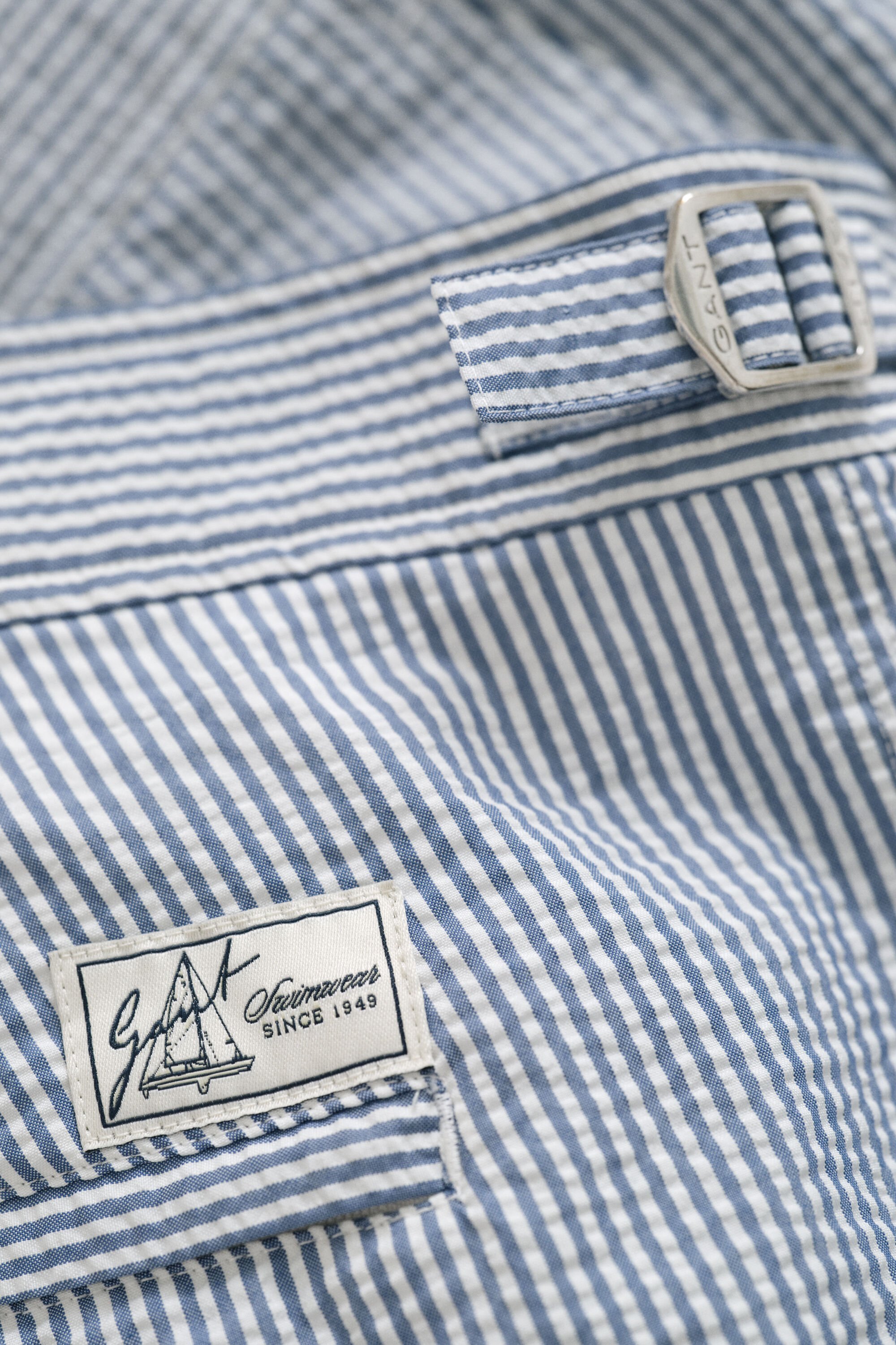 Nauwsluitende seersucker zwemshort