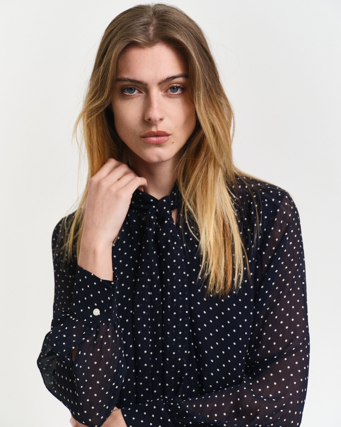 Jurk met strik en stippenprint