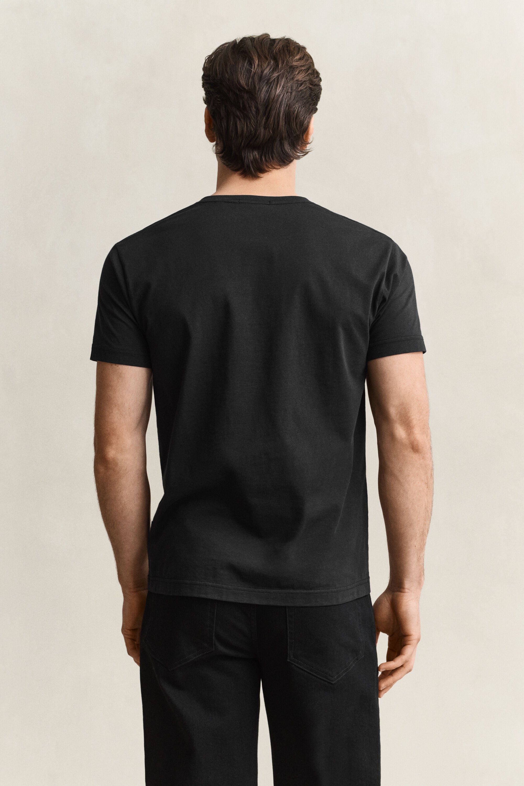 Shield T-shirt met V-hals