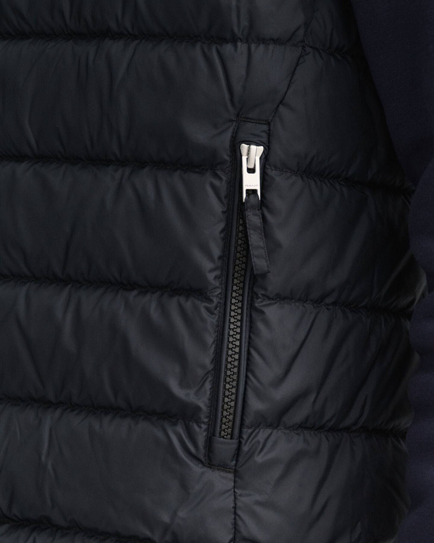 Lichte donsbodywarmer