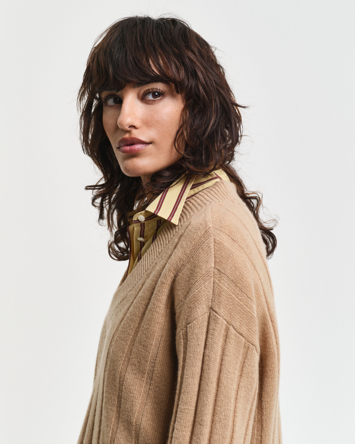 Trui met V-hals van wol met een brede rib