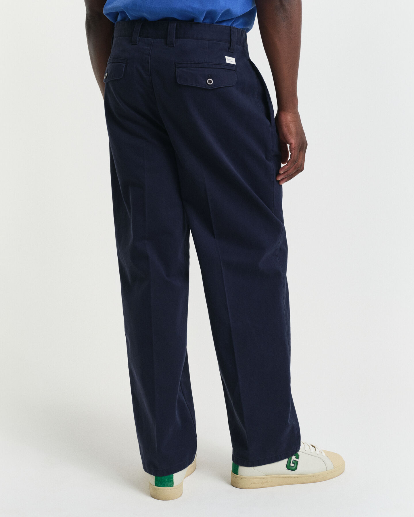Relaxed Fit chino met plooien van katoenkeper