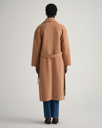 Met de hand gestikte jas met ceintuur